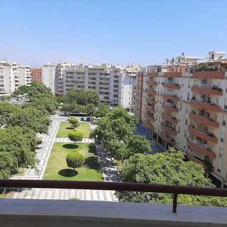 Piso En Teatinos Recinto Ferial Apartment *